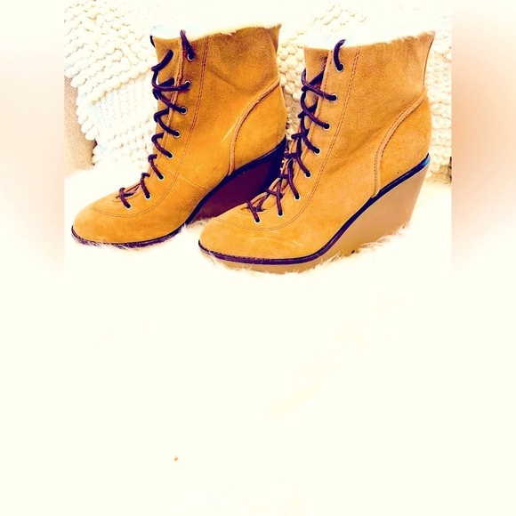 MICHAEL KORS NWOT SEXY WEDGE BOOTIE BROWN SUEDE & FAUX SHERLING ANKLE BOOT STYLE - Picture 2 of 6